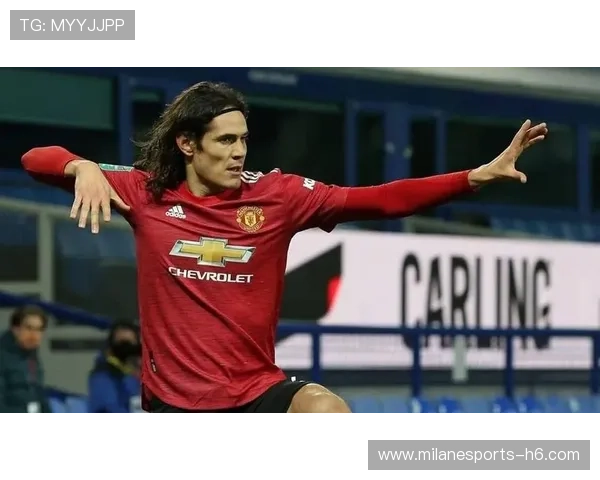 卡瓦尼深夜独自跑步被粉丝偶遇 卡瓦尼深夜独自跑步被粉丝偶遇